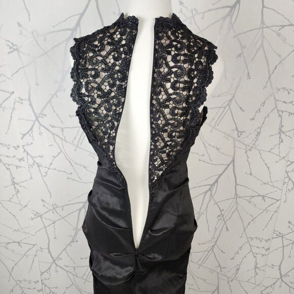 Le Chateau Black Stretch Ponte Lace Neckline Ruched Bodycon Dress - Picture 8 of 10